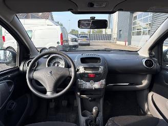 Peugeot 107 1.0 12V Hatchback  Benzine 998cc 50kW (68pk) FWD picture 11