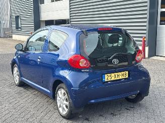 Toyota Aygo 1.0 12V VVT-i Hatchback  Benzine 998cc 50kW (68pk) FWD picture 3