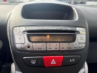 Toyota Aygo 1.0 12V VVT-i Hatchback  Benzine 998cc 50kW (68pk) FWD picture 14