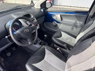 Toyota Aygo 1.0 12V VVT-i Hatchback  Benzine 998cc 50kW (68pk) FWD picture 13