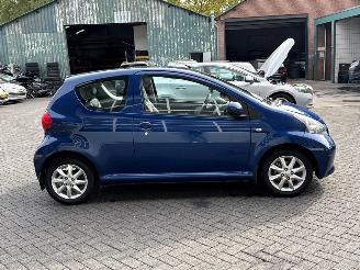 Toyota Aygo 1.0 12V VVT-i Hatchback  Benzine 998cc 50kW (68pk) FWD picture 6