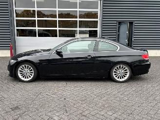 BMW 3-serie 325i 24V Coupe 2Dr Benzine 2.497cc 160kW (218pk) RWD picture 2