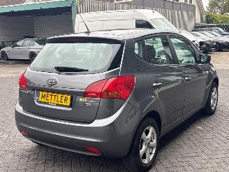 Kia Venga 1.4 CVVT 16V MPV  Benzine 1.396cc 66kW (90pk) FWD picture 5