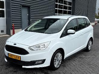 damaged passenger cars Ford Grand C-Max 1.5 TDCi 95 16V MPV  Diesel 1.499cc 70kW (95pk) FWD 2017/8