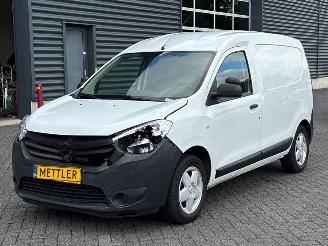 uszkodzony samochody ciężarowe Dacia Dokker 1.5 dCi 75 MPV  Diesel 1.461cc 55kW (75pk) FWD 2013/6