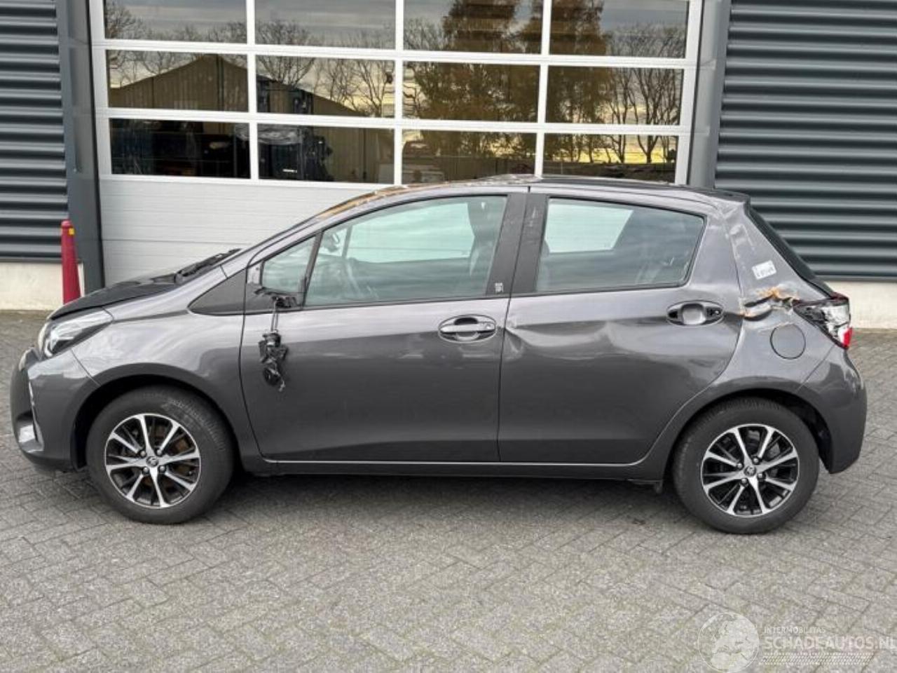 Toyota Yaris Yaris III (P13), Hatchback, 2010 / 2020 1.5 16V Dual VVT-iE