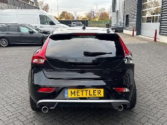 Volvo V-40 2.0 D2 16V Hatchback 4Dr Diesel 1.969cc 88kW (120pk) FWD picture 4