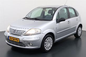 Vaurioauto  passenger cars Citroën C3 1.4 Hatchback 4Dr Benzine 1.360cc 54kW (73pk) FWD 2003/6