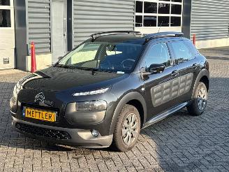 krockskadad bil auto Citroën C4 cactus 1.6 Blue Hdi 100 Hatchback 4Dr Diesel 1.560cc 73kW (99pk) FWD 2015/8