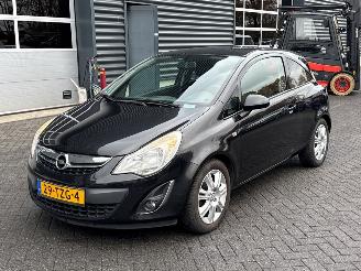 damaged passenger cars Opel Corsa 1.2 16V LPG Hatchback   1.229cc 63kW (86pk) FWD 2012/4