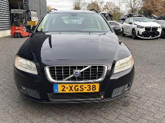 Volvo V-70 2.4 D 20V Combi/o  Diesel 2.401cc 120kW (163pk) FWD picture 8