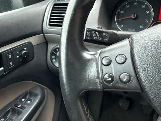 Volkswagen Touran 1.4 16V TSI 140 MPV  Benzine 1.390cc 103kW (140pk) FWD picture 19