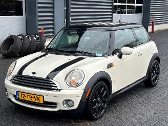 Coche accidentado Mini Cooper 1.6 16V Cooper Hatchback  Benzine 1.598cc 88kW (120pk) FWD 2007/1