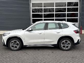 BMW iX1 XDrive30  67 kWh, camera, navigatie, trekhaak picture 2