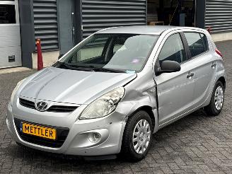 krockskadad bil auto Hyundai I-20 1.2i 16V Hatchback  Benzine 1.248cc 57kW (77pk) FWD 2012/2