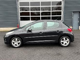Peugeot 207 1.6 16V VTRi Hatchback  Benzine 1.598cc 88kW (120pk) FWD picture 2
