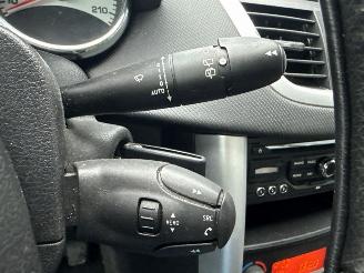 Peugeot 207 1.6 16V VTRi Hatchback  Benzine 1.598cc 88kW (120pk) FWD picture 18