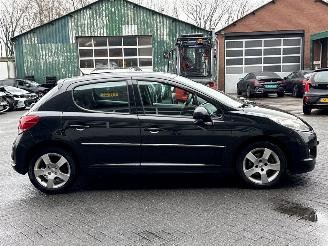 Peugeot 207 1.6 16V VTRi Hatchback  Benzine 1.598cc 88kW (120pk) FWD picture 6