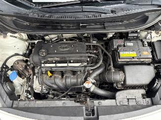 Kia Rio 1.4 CVVT 16V Hatchback  Benzine 1.396cc 80kW (109pk) FWD picture 23