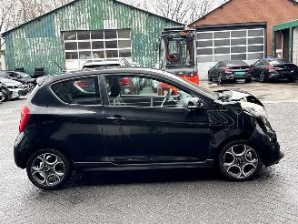 Kia Picanto 1.2 16V Hatchback  Benzine 1.248cc 63kW (86pk) FWD picture 6