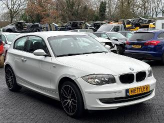 BMW 1-serie 118i 16V Hatchback 2Dr Benzine 1.995cc 105kW (143pk) RWD picture 7