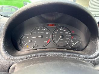 Peugeot 206 1.4 XR,XS,XT,Gentry Hatchback  Benzine 1.360cc 55kW (75pk) FWD picture 14