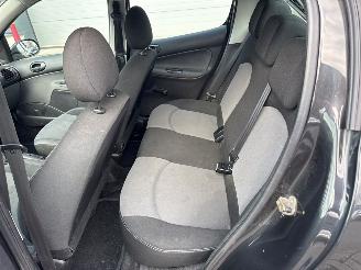 Peugeot 206 1.4 XR,XS,XT,Gentry Hatchback  Benzine 1.360cc 55kW (75pk) FWD picture 10