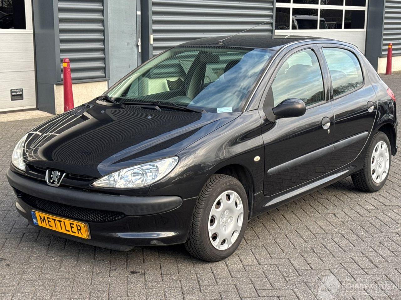 Peugeot 206 1.4 XR,XS,XT,Gentry Hatchback  Benzine 1.360cc 55kW (75pk) FWD