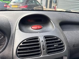 Peugeot 206 1.4 XR,XS,XT,Gentry Hatchback  Benzine 1.360cc 55kW (75pk) FWD picture 15