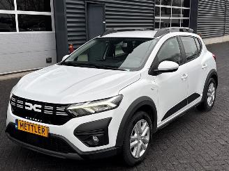 damaged passenger cars Dacia Sandero 1.0 TCe 90 12V Hatchback  Benzine 999cc 67kW (91pk) FWD 2023/11