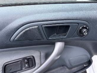 Ford Fiesta 1.25 16V Hatchback  Benzine 1.242cc 44kW (60pk) FWD picture 16