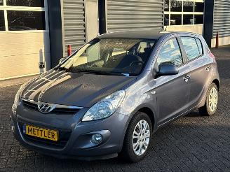 damaged passenger cars Hyundai I-20 1.2i 16V Hatchback  Benzine 1.248cc 57kW (77pk) FWD 2009/1