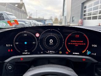 Porsche Taycan 79/84 kWh Sedan 4Dr Elektrisch 280 (381pk) picture 15