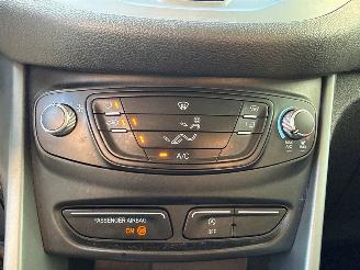 Ford B-Max 1.0 EcoBoost 12V 100 MPV  Benzine 999cc 74kW (101pk) FWD picture 17