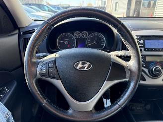 Hyundai I-30 1.4 CVVT 16V Hatchback  Benzine 1.396cc 80kW (109pk) FWD picture 13