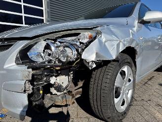 Hyundai I-30 1.4 CVVT 16V Hatchback  Benzine 1.396cc 80kW (109pk) FWD picture 23