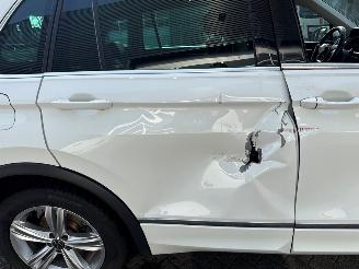 Volkswagen Tiguan R-line 1.5 TSI 16V Evo BlueMotion Technology SUV  Benzine 1.498cc 110kW (150pk) FWD picture 27