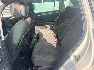 Volkswagen Tiguan R-line 1.5 TSI 16V Evo BlueMotion Technology SUV  Benzine 1.498cc 110kW (150pk) FWD picture 12