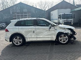 Volkswagen Tiguan R-line 1.5 TSI 16V Evo BlueMotion Technology SUV  Benzine 1.498cc 110kW (150pk) FWD picture 6