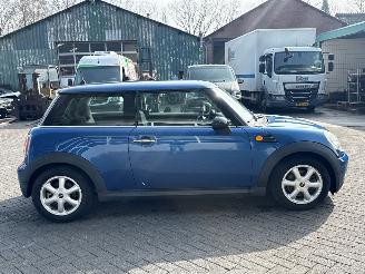 Mini One 1.4 16V Hatchback  Benzine 1.397cc 70kW (95pk) FWD picture 6