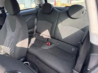 Mini One 1.4 16V Hatchback  Benzine 1.397cc 70kW (95pk) FWD picture 10