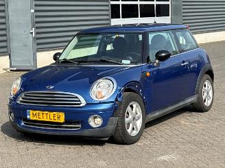 skadebil auto Mini One 1.4 16V Hatchback  Benzine 1.397cc 70kW (95pk) FWD 2008/2