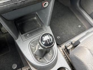 Volkswagen Touran 2.0 FSI 16V MPV  Benzine 1.984cc 110kW (150pk) FWD picture 16