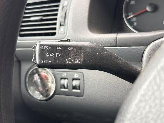 Volkswagen Touran 2.0 FSI 16V MPV  Benzine 1.984cc 110kW (150pk) FWD picture 17