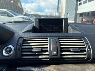 BMW 1-serie 118i 16V Hatchback 4Dr Benzine 1.995cc 105kW (143pk) RWD picture 16