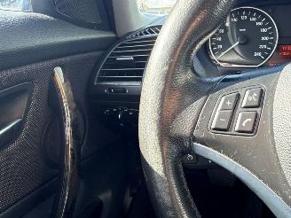 BMW 1-serie 118i 16V Hatchback 4Dr Benzine 1.995cc 105kW (143pk) RWD picture 14