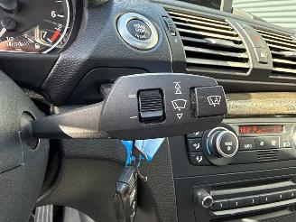 BMW 1-serie 118i 16V Hatchback 4Dr Benzine 1.995cc 105kW (143pk) RWD picture 21