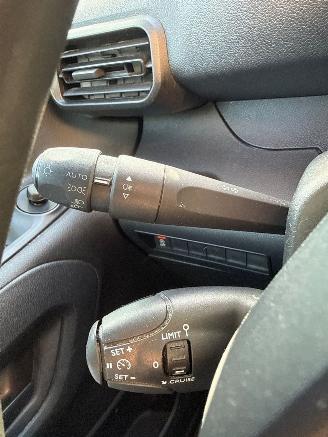 Peugeot Partner 1.5 BlueHDi 75 Bestel  Diesel 1.499cc 55kW (75pk) FWD picture 22