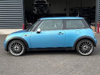 Mini Mini ONE 1.6 16V Hatchback  Benzine 1.598cc 66kW (90pk) FWD picture 2