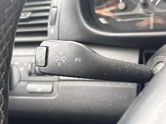 BMW 3-serie 316i 16V Sedan 4Dr Benzine 1.796cc 85kW (116pk) RWD picture 16